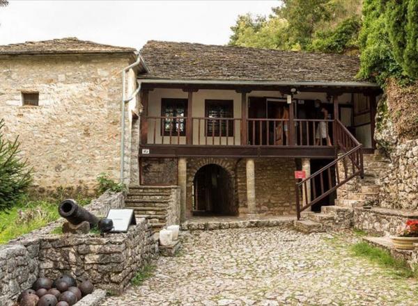 Five Days Tour Delphi, Meteora & Epirus Region
